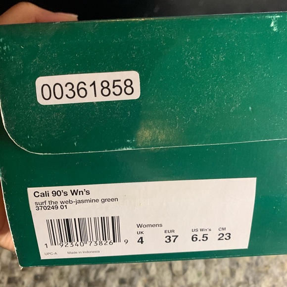 Cali 90’s Wn’s puma shoes - Picture 3 of 4